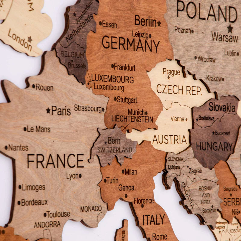 Mappa dell'Europa in legno 3D multicolore
